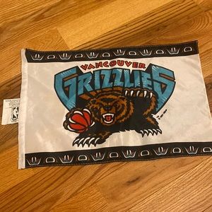 Vintage Grizzlies Flag